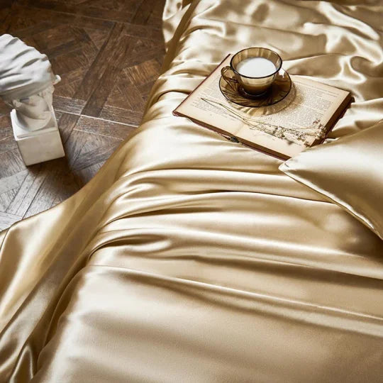25 Momme Luxury Pure Mulberry Silk Bedding Set of 4（1x Quilt Cover + 1x Bedsheet + 2x Pillowcases）